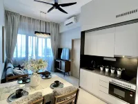 The Luxe by Infinitum Suites - Balkon