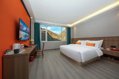 Yibo International Hotel Hotels near 318 Self-Driving Campground