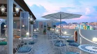 Le Bonheur Hotel - พร้อมอาหารเช้า