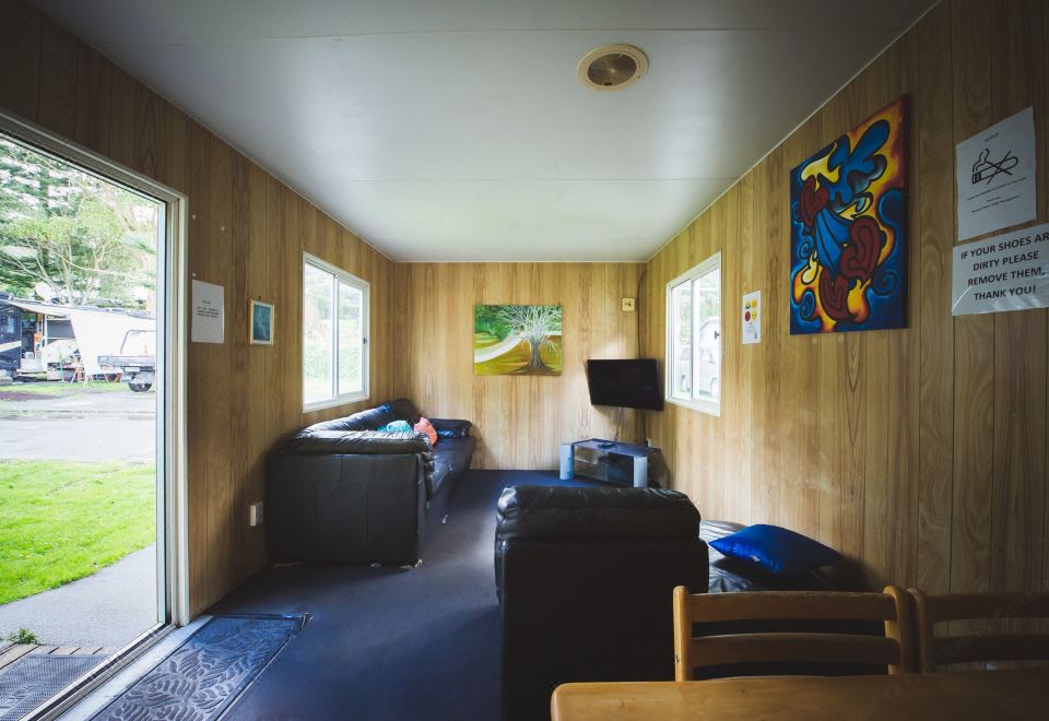 터치우드 모터 인 객실