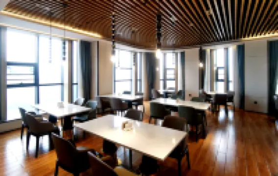 Wangshanyi Hotel (Colorful Danxia Scenic Area Branch)