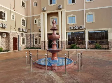 Beck Hotel and Suites Ltd Отели в г. Асаба