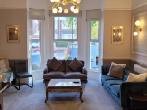 Victoria Park Lodge Hotels in Royal Leamington Spa
