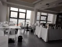 Shilin Jincheng Film and Television Hotel (Passenger Station)