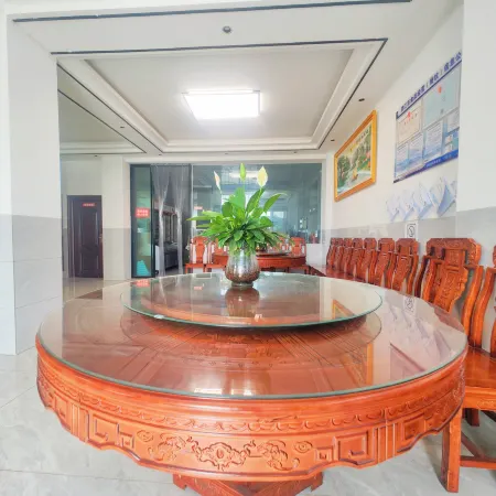 Fuxian Lake Heizong Hotel