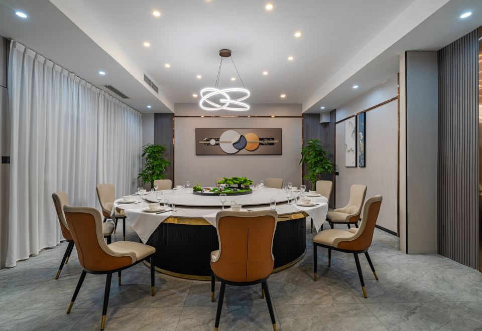 민윤 리젠 호텔의 신축 건물 외관 이미지