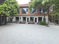 Tiantai Mountain Forest Elegant Residence Hotel - Inns