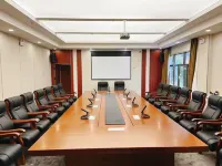 Delingha Shicheng Garden Hotel Hotel di Delingha
