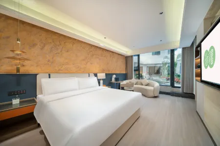 Zhaoqing Xinghu Hidden Resort (Qixing Rock Arch Branch) Отели рядом с достопримечательностью «Chaotian»