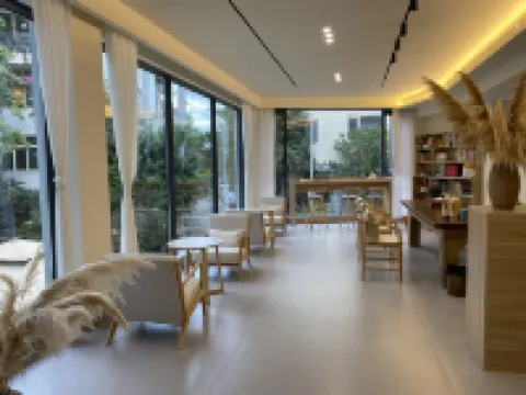 Yizhenyun · Private Hot Spring Courtyard Vacation Apartment (Jiezi Ancient Town)