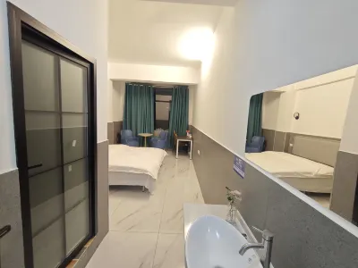 Wanhong Hostel
