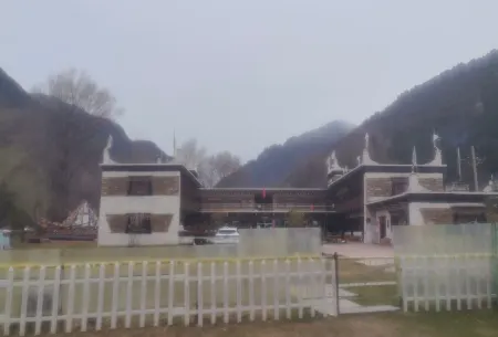 Derong Linka Homestay Отели рядом с достопримечательностью «Dangling Village»