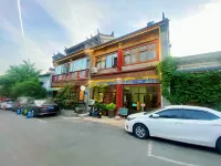 Dongdu 13th Room (Cross Street Luoyi Ancient City Store) - parking