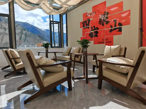 Yunxi Mountain and Moon Hotel - Bintang 2