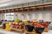 Vienna International Hotel（Dushanzi，at the Starting Point of Duku Highway，in the Gourmet Street）） - sarapan