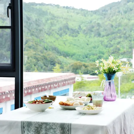 Deqin Moshang Huakai Boutique B&B