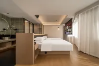 Yuehu Rongzhu Hotel (Two Rivers and Four Lakes Elephant Trunk Hill)