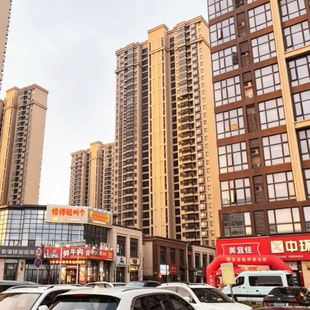 Luyin LOFT Movie Apartment (Nanchang West Station Lizhuangshan Subway Station)