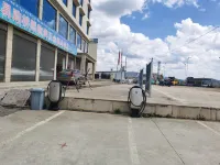 若爾蓋県途緣天際ホテル - 駐車場