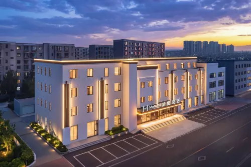 Meihao Hotel (Panjin Railway Station) - Parking