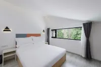 Taoxi Qingshe Youth Hotel