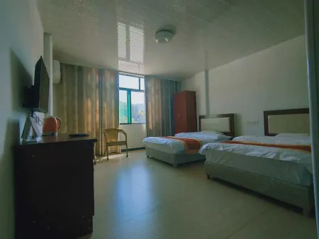 Yuexi Hualintu Restaurant Homestay Отели рядом с достопримечательностью «Mingtang Mountain»