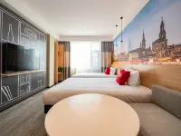 Ibis Hotel (Nanyang Xixia Baiyu Road) Hôtels à proximité de : Xixia Station