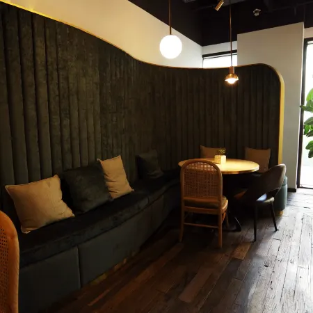 The Nook Hotel Hangzhou - A design hotel, 20 mins to West Lake and Lingyin Temple Отели рядом с достопримечательностью «Цюйюаньфэнхэ»