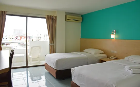 Baan Manthana Hotel, Hua Hin Отели рядом со станцией Железнодорожная станция Хуа Хин