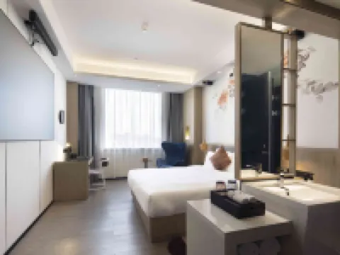 Paco Hotel (Huazhou Shifu Square) Hotels in Huazhou