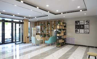 Junyi Hotel (Panjin Shuangxing Road Railway Station Store)