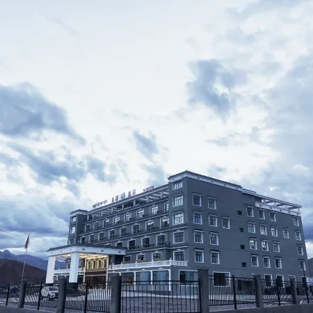 Nangqian Auspicious Hotel