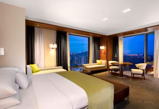 4. 더블트리 바이 ..