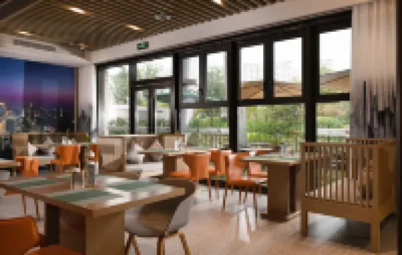New Century Manju Hotel (Ningbo Nantang Old Street Railway Station)