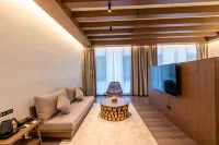 Floral Lux Hotel · Jinan see mountain knot Lu Hotel Hotels in Jinan