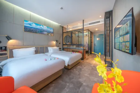 World Longquan Hotel (Shanghai Expo Exhibition Hall) Отели рядом с достопримечательностью «Chongfu Daoyuan»