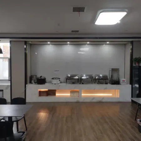 7 Days Premium Hotel (Dingzhou Zhongshan Road Railway Station)