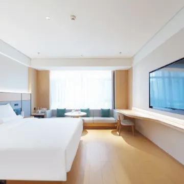 JI Hotel (Chifeng Station East Square)