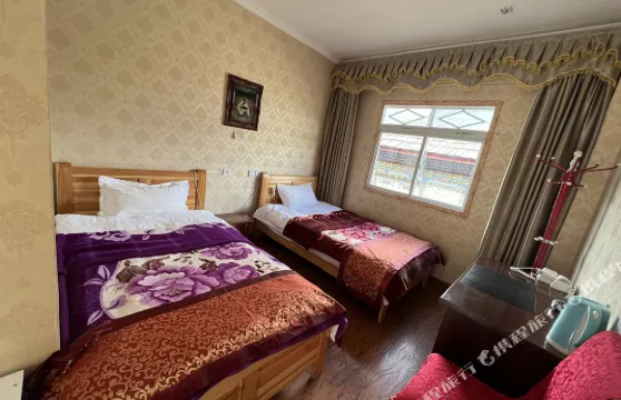 巴松措一品香旅館