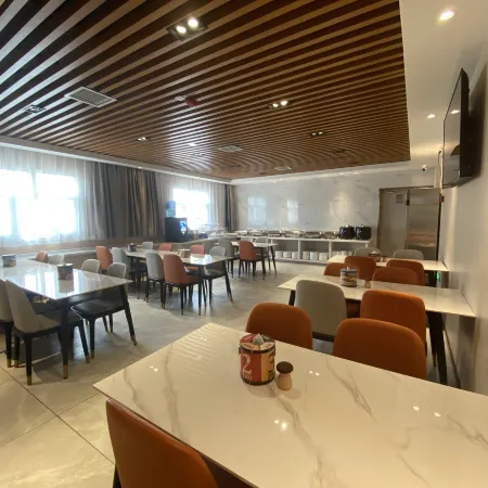 Super 8 Hotel (Kashgar Yengisar County Old Street)