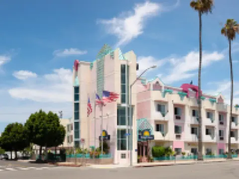 Days Inn by Wyndham Santa Monica Hotels in der Nähe von Getty Center