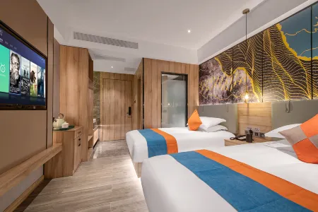 Hefeng Hotel (Shenzhen Zhongying Street Haishan Subway Station)