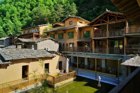 Wangnan Shanju Hotel Отели рядом с достопримечательностью «First Draftage of Zhashui Canyon»