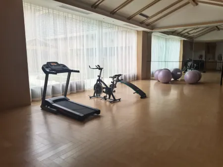 PuyinZhixuanHotel Отели рядом с достопримечательностью «Center Square»