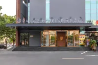 Palace Hotel (Tianjin Meijiang Huizhanzhongxin Hanguocheng) Отели рядом с достопримечательностью «Тяньцзиньский технологический университет (Хэси Кампания)»