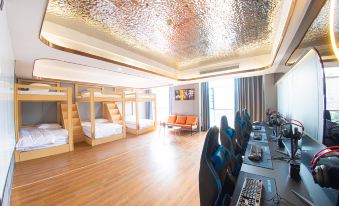 Friend E-sports Hotel - Housity
