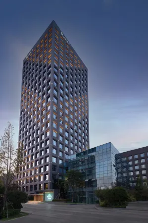 Hotel-T Отели рядом с достопримечательностью «Чунцинская долина радости»