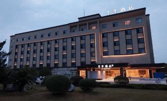 JI HOTEL