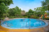 Xinyinzhan Hot Spring Holiday Resort - Romantic