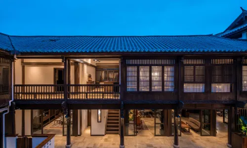 Floral Lux Hotel·Qinghe (South Gate Store of the Old Town of Lijiang)